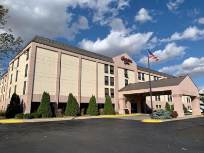 Hampton Inn Champaign/Urbana - image 2