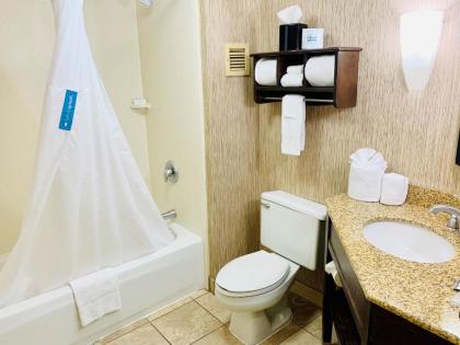 Hampton Inn Champaign/Urbana - image 9