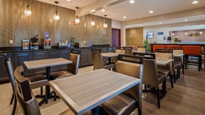 Best Western University Inn - image 7