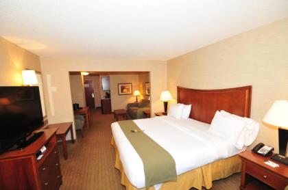 Holiday Inn Express Hotel & Suites Urbana-Champaign-U of I Area an IHG Hotel - image 5