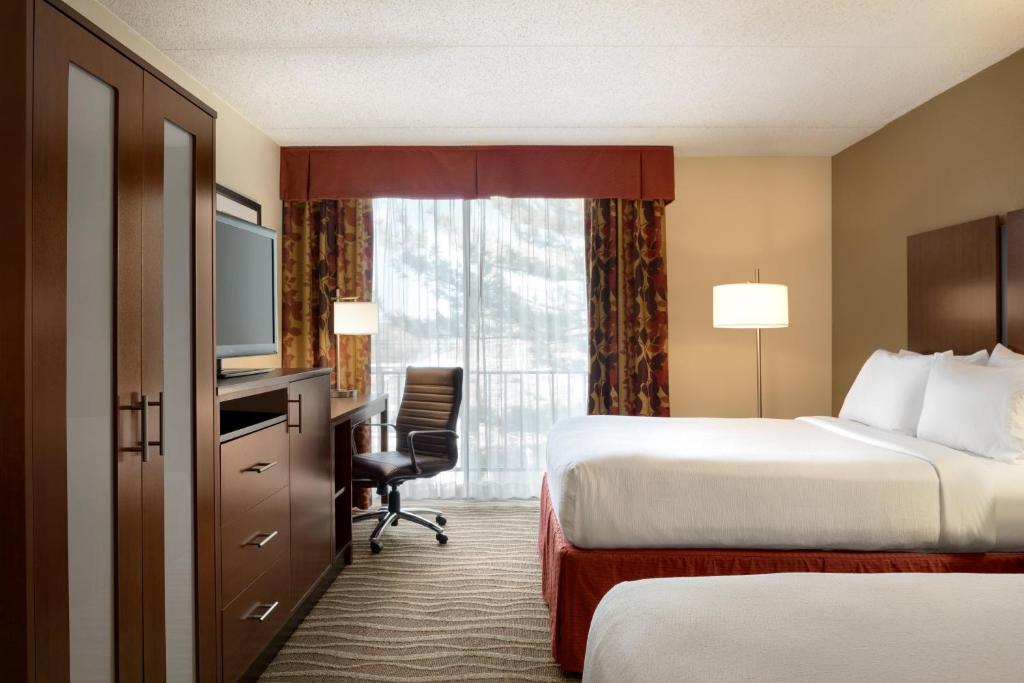 Holiday Inn Hotel & Suites Des Moines-Northwest an IHG Hotel - image 7