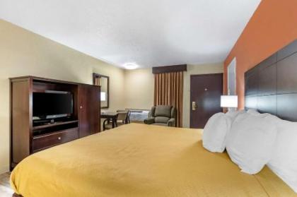 Econo Lodge Urbandale - image 3