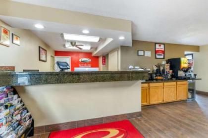 Econo Lodge Urbandale - image 6