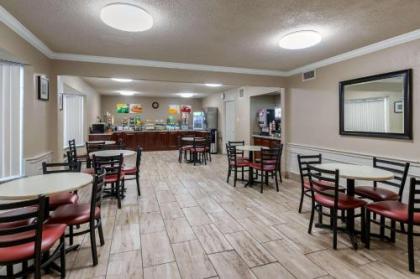 Quality Inn & Suites Des Moines - image 10