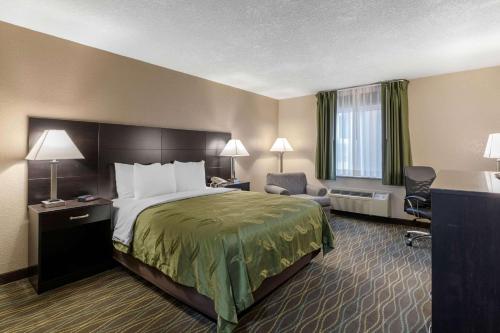 Quality Inn & Suites Des Moines - image 7