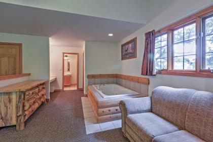 Cozy Townhome Half Mi to Starved Rock State Park! - image 11