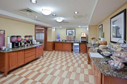 Hampton Inn Detroit - Shelby Township - image 11