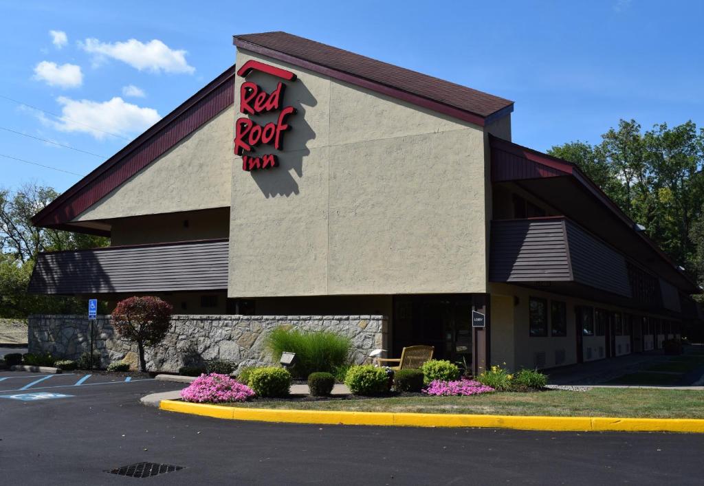 Red Roof Inn Utica - main image