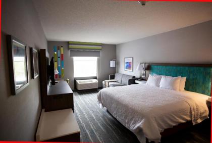 Hampton Inn Utica - image 14