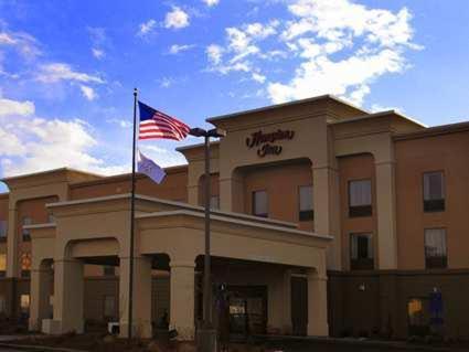 Hampton Inn Utica - image 2