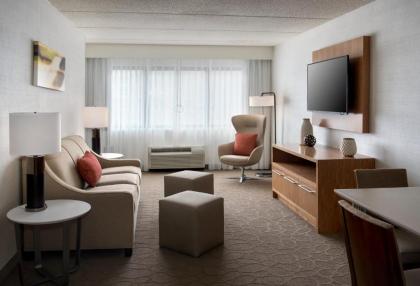 Delta Hotels by Marriott Utica - image 13