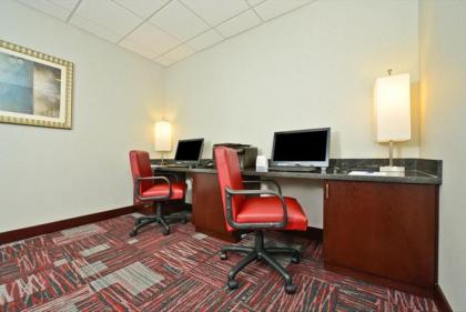 Holiday Inn Express & Suites Utica an IHG Hotel - image 4