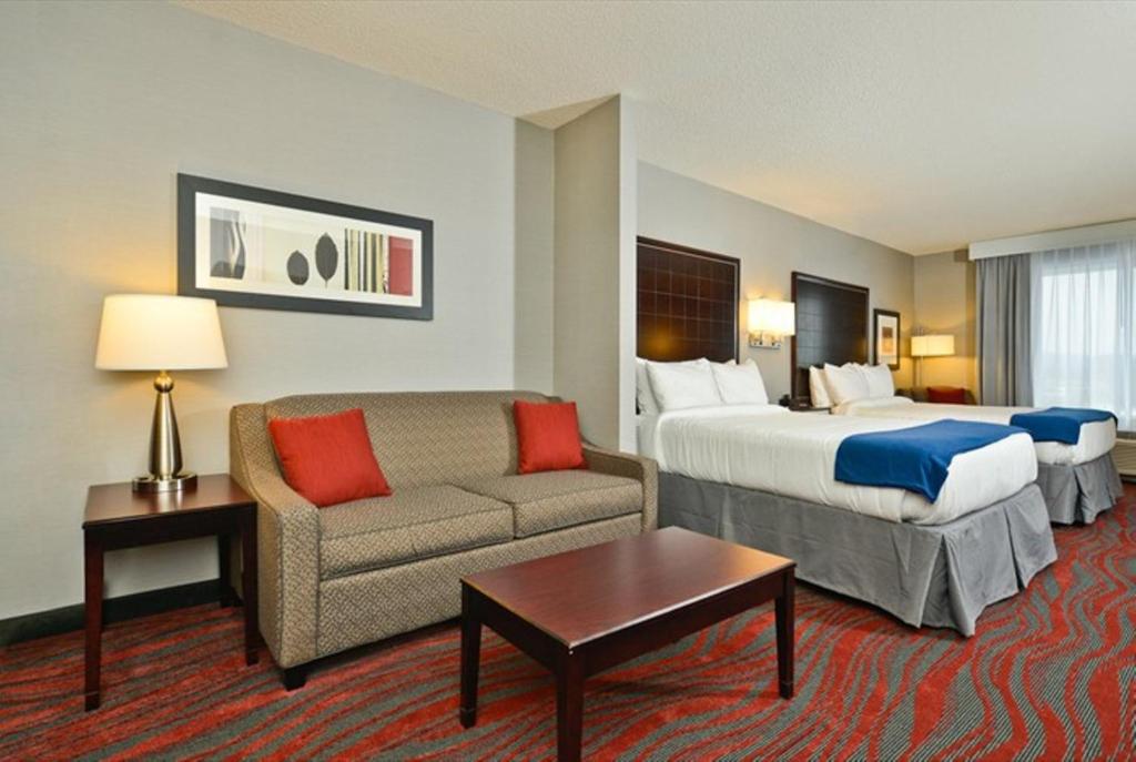 Holiday Inn Express & Suites Utica an IHG Hotel - image 7