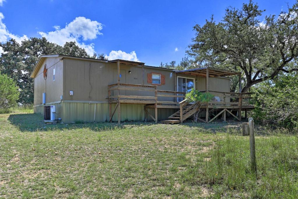 Family Home with Mtn Viewing Deck Near Utopia Park! - image 4