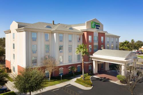 Holiday Inn Express Uvalde - main image