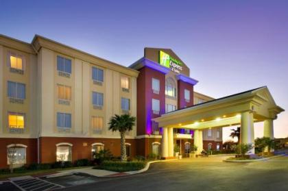 Holiday Inn Express Uvalde - image 15