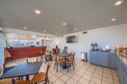 Americas Best Value Inn Uvalde - image 7