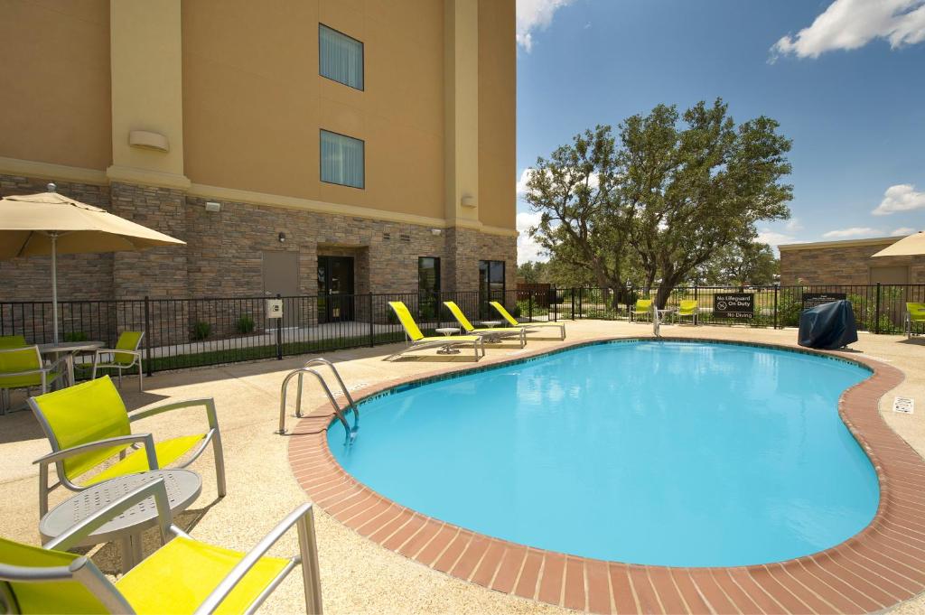 Hampton Inn Uvalde - main image