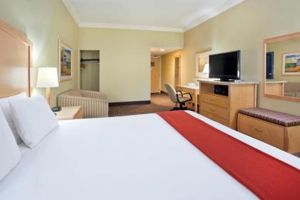 Holiday Inn Express Hotel & Suites Vacaville an IHG Hotel - image 6