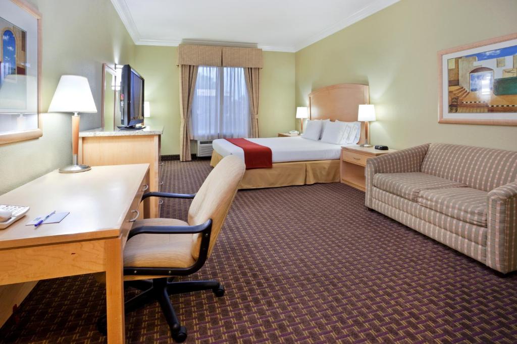 Holiday Inn Express Hotel & Suites Vacaville an IHG Hotel - image 7