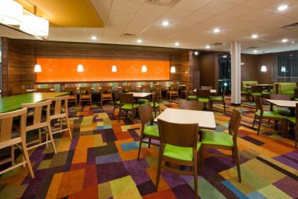 Fairfield Inn & Suites by Marriott St. Paul Northeast - image 12