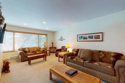 Spacious 2 Bedroom Condo with Spectacular Views & Underground Parking. - image 4