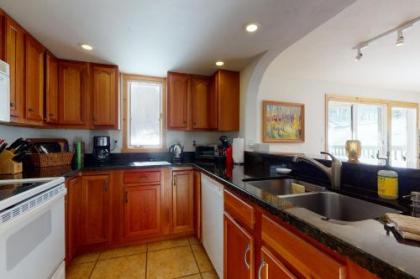 Cute 2 Bedroom East Vail Condo #1202 w/ Hot Tub and Shuttle. - image 5