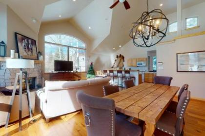 Gorgeous home in Quiet East Vail - image 2