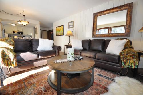 Cozy 2 Bedroom East Vail Condo #1404 w/ Fireplace. - main image