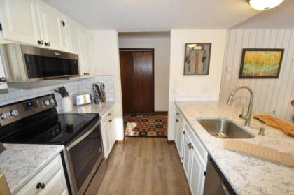 Cozy 2 Bedroom East Vail Condo #1404 w/ Fireplace. - image 3