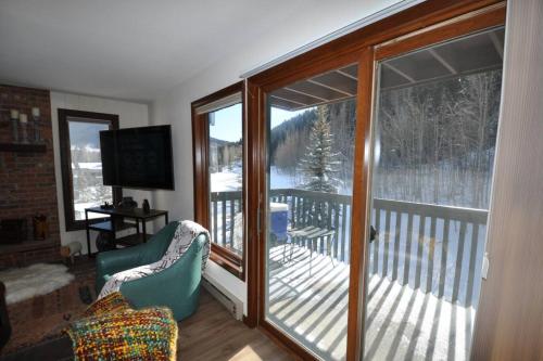 Cozy 2 Bedroom East Vail Condo #1404 w/ Fireplace. - image 4