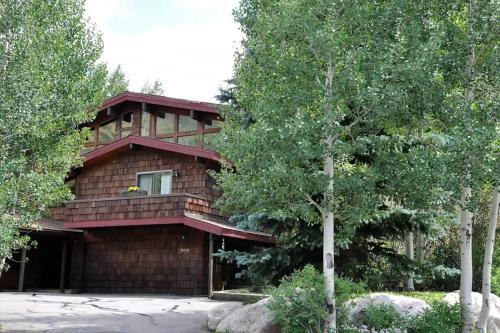 4 Bedroom Ski Home in East Vail with private hot tub - image 4