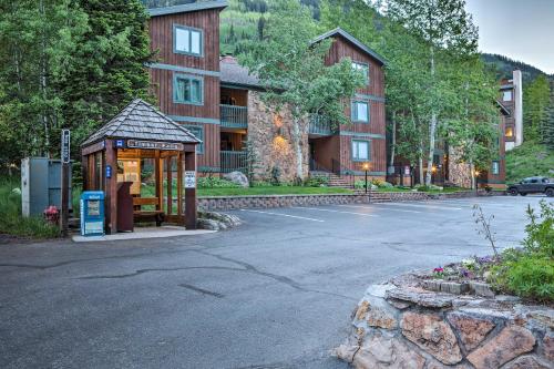 Renovated Condo with Deck - 7 Mins to Vail Village! - image 5