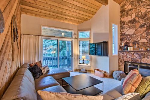 Cozy Mtn Condo with Hot Tub Access Walk to Slopes! - main image