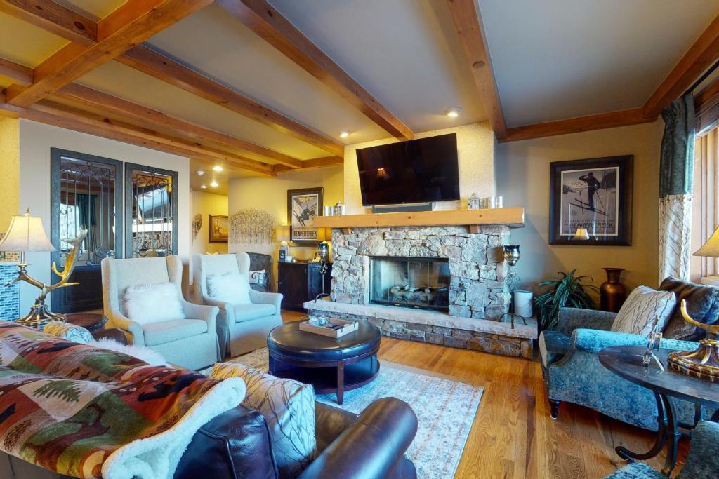 Bear Paw Ski In - Ski Out Condo - main image