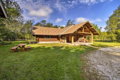 Valders Log Cabin near EEA Air Show and Sheboygan! - image 13