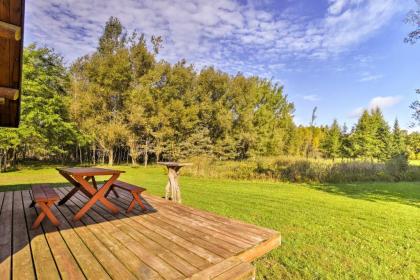 Valders Log Cabin near EEA Air Show and Sheboygan! - image 7