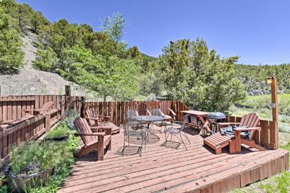 Valdez Adobe Condo with Balcony- 8mi to Taos Ski - image 6