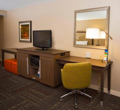 Hampton Inn & Suites Valdosta/Conference Center - image 16