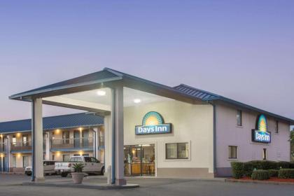 Days Inn by Wyndham Valdosta at Rainwater Conference Center - image 3