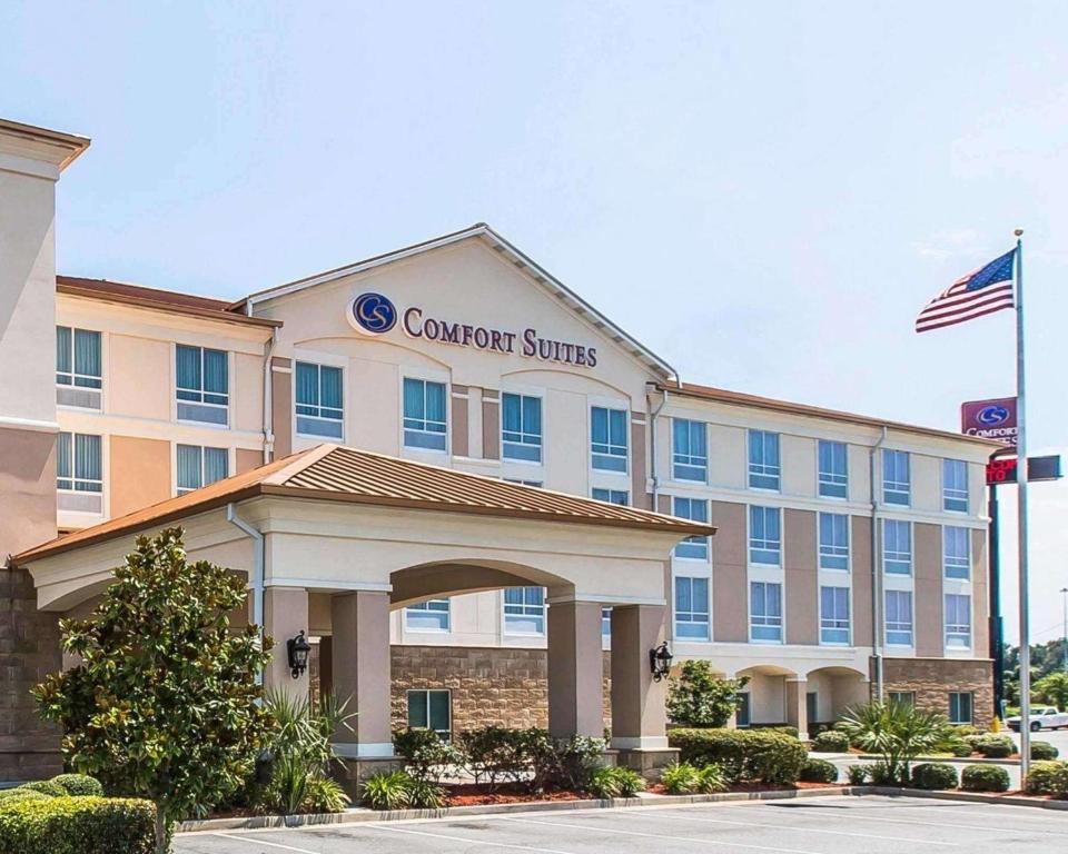 Comfort Suites - main image