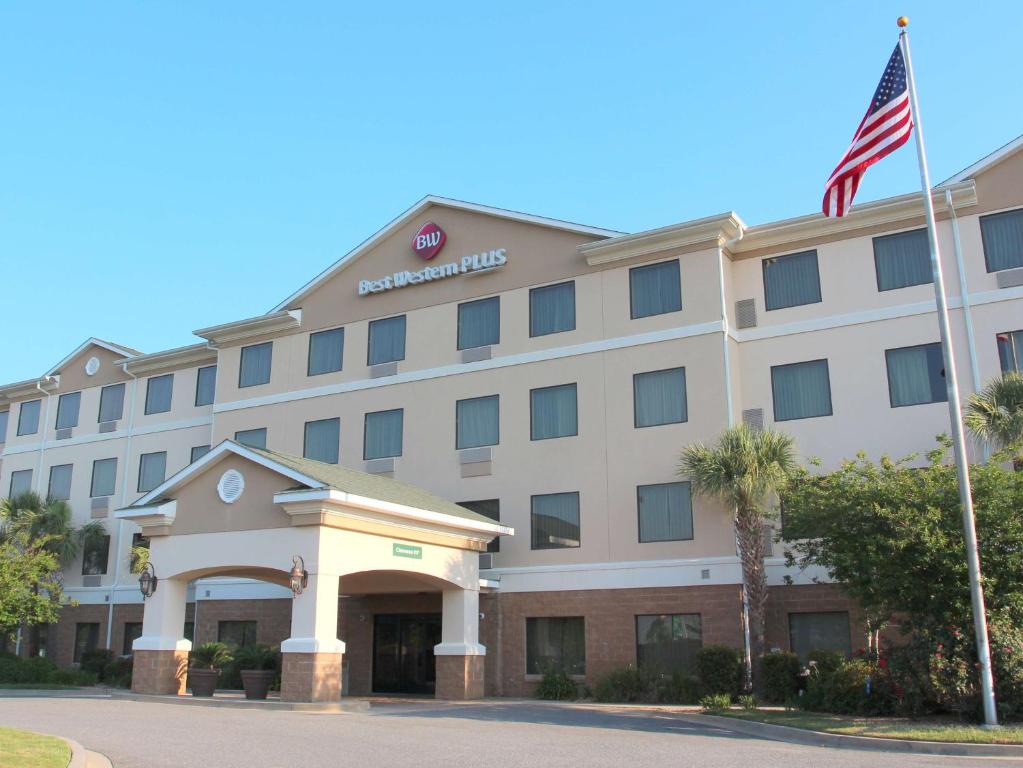 Best Western Plus Valdosta Hotel & Suites - main image