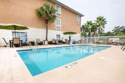 Sleep Inn & Suites Valdosta - image 9