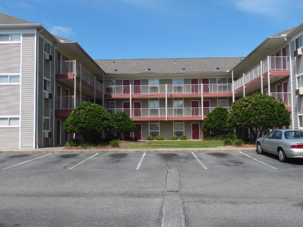 InTown Suites Extended Stay Valdosta- GA - image 4