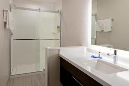 Holiday Inn Express & Suites - Valencia - Santa Clarita an IHG Hotel - image 7