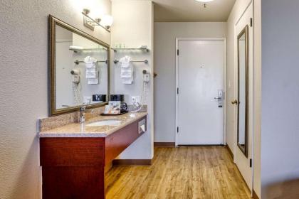 Quality Inn near Six Flags Discovery Kingdom-Napa Valley - image 14