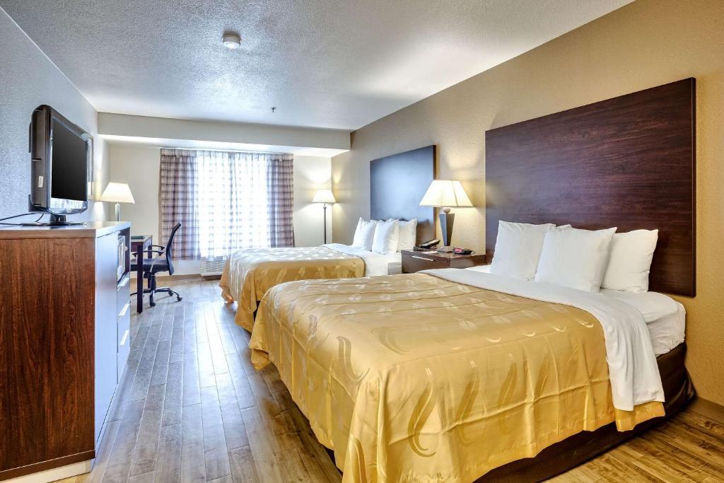 Quality Inn near Six Flags Discovery Kingdom-Napa Valley - image 6