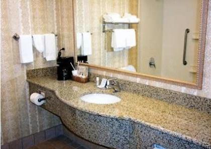 Hampton Inn St. Louis Southwest - image 7