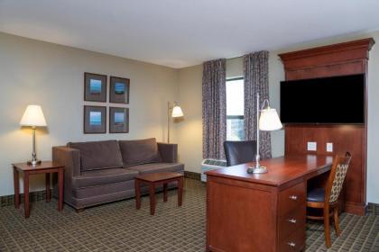 Hampton Inn & Suites Valparaiso - image 12