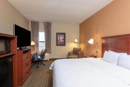 Hampton Inn & Suites Valparaiso - image 4